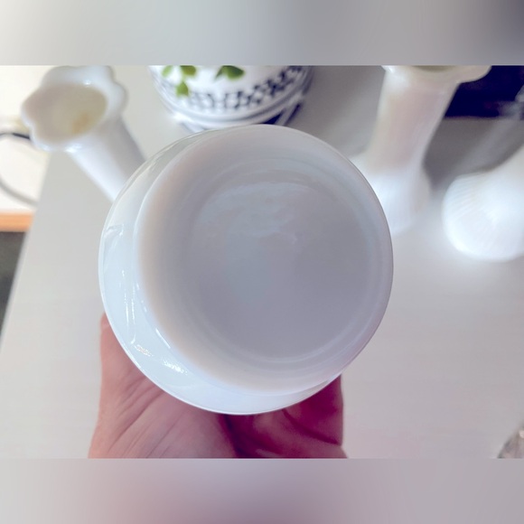 Vintage Randall Milk Glass Bud Vases lot of (4) measure 6” tall - Picture 3 of 4